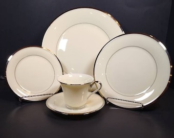 Lenox Fine China. Pattern: Solitaire.