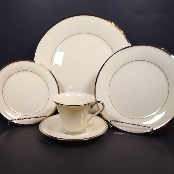 Lenox Fine China. Pattern: Solitaire.