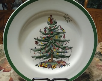 Vajilla Spode con diseño de árbol de Navidad. Se vende por separado.
