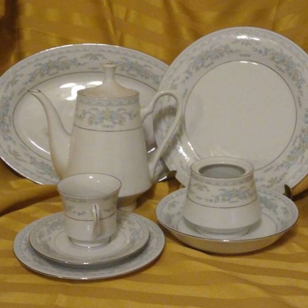 Crown Ming Fine China. Pattern: Rose Point. Assorted Serving Pieces.