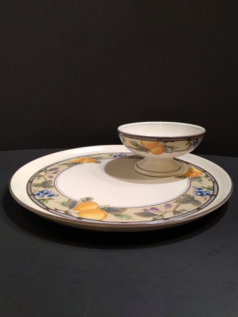 Mikasa Intaglio Dinnerware and Serving Pieces. Pattern Garden Harvest