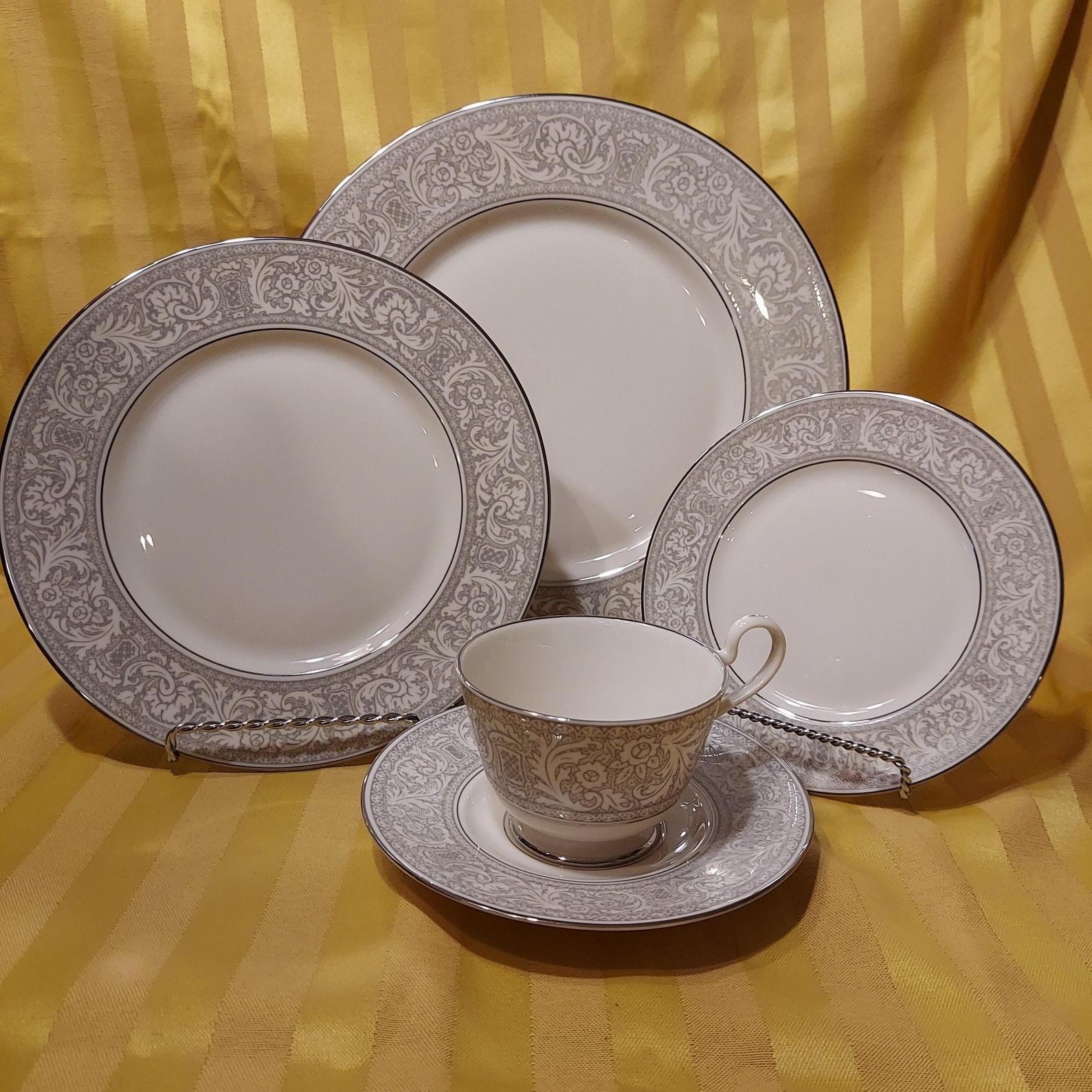 FRANCISCAN/フランシスカン　三日月プレート　　3枚セット　USA　美品 Franciscan Masterpiece China: Platinum Renaissance 5-piece Place