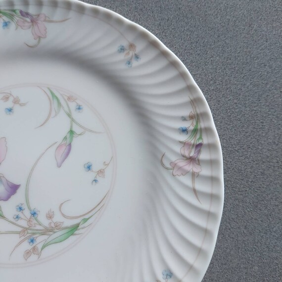Yamato China. Japan. Pattern: Royal Swirl. Luncheon Plates. Set of