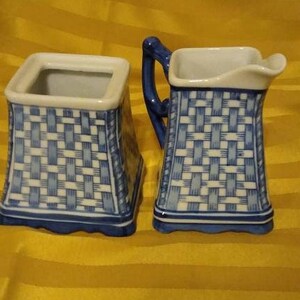 Pacific Rim Milchknauf&Zucker Set. Blau und Weiß Kar.