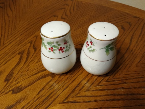 Gibson Everyday Christmas Charm Holly Berry Serving Pieces Etsy Canada
