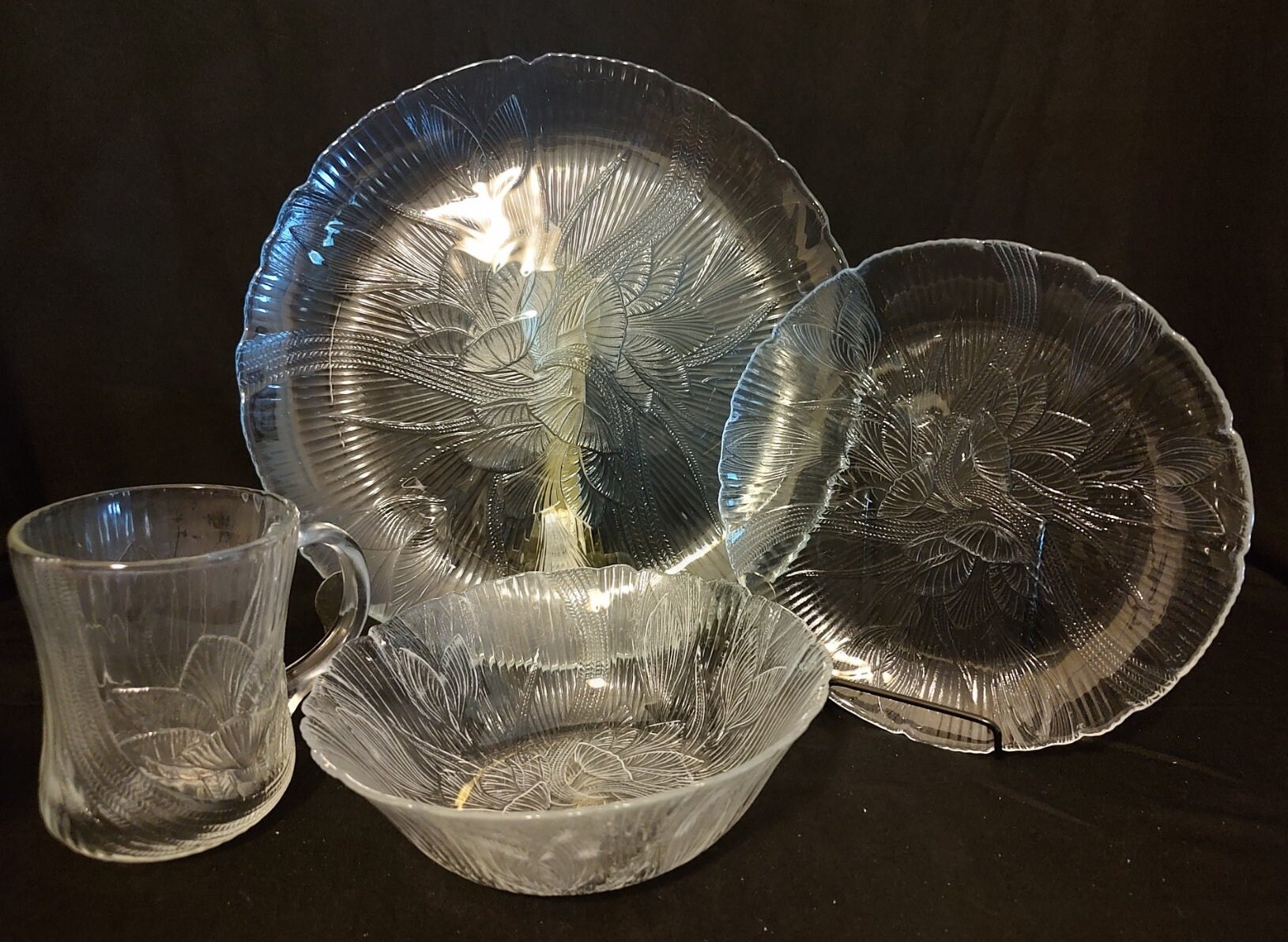 Arcoroc Tempered Glass Dinnerware. Pattern: Canterbury. 4 Piece Place ...