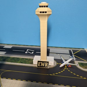 1:400 Scale EWR Air Traffic Control (ATC) Tower - Newark International Airport