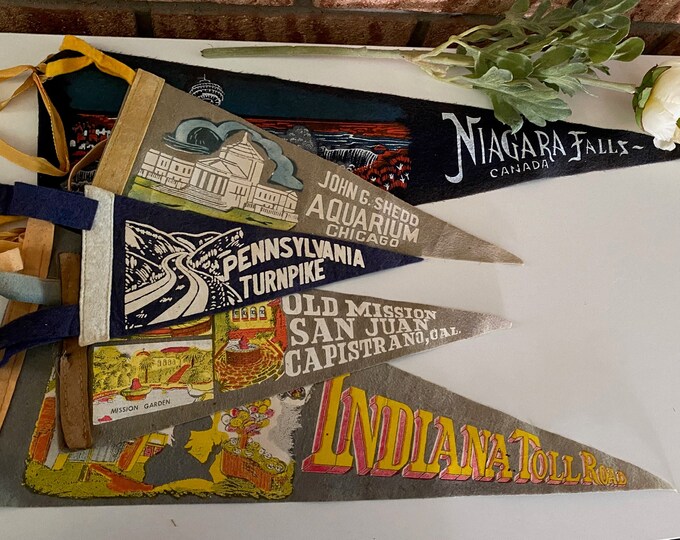 Vintage Souvenir Pennants Niagara Falls, Shedd Aquarium, Pennsylvania
