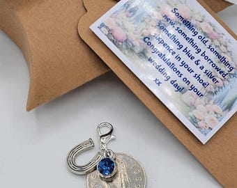Amuleto de boda en forma de herradura de seis peniques irlandeses: regalo de novia azul RECUERDO DE LA SUERTE
