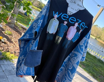 Koszulka WEEZER Upcycled Vintage Kantha Poncho – z KIESZENIĄ! Rozmiar uniwersalny