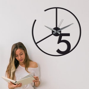 Oversize Black Metal Wall Clock: Modern Minimalist Decor