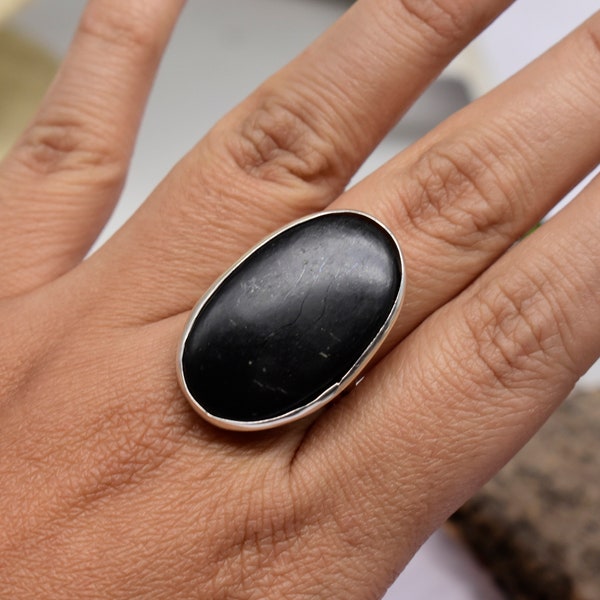 Bague shungite naturelle, grande bague ovale en shungite, bijoux faits main, bague avec pierres précieuses noires, argent sterling 925, cadeau d'anniversaire pour femme, elle, maman