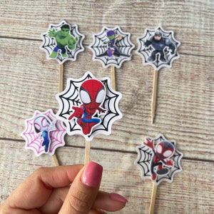 Adornos para cupcakes de Spidey y sus amigos: decoraciones para fiestas de cumpleaños (juego de 12)