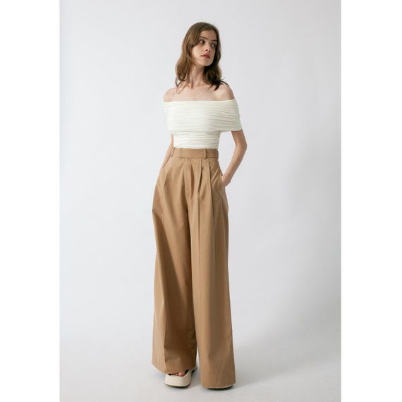 pattern suggestion - flattering, straight leg pleated pants 👖 : r/sewing