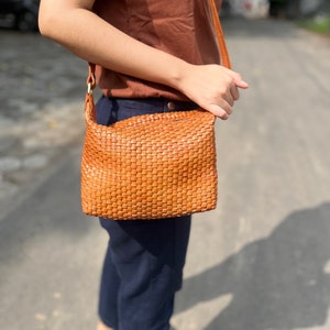 Sac à main en cuir tissé à la française à la main, sac à bandoulière en cuir, sac en cuir pour femme, cuir véritable, sac en cuir souple, cadeau pour maman