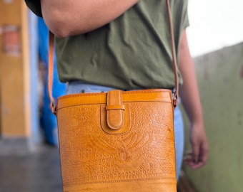 Borsa a secchiello in pelle, borsa a tracolla originale fatta a mano, tracolla regolabile, regalo per moglie e mamma