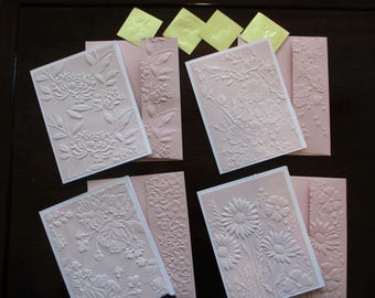 Tarjetas de felicitación florales en relieve: Tarjetas de felicitación rosa palo con sobres y sellos.