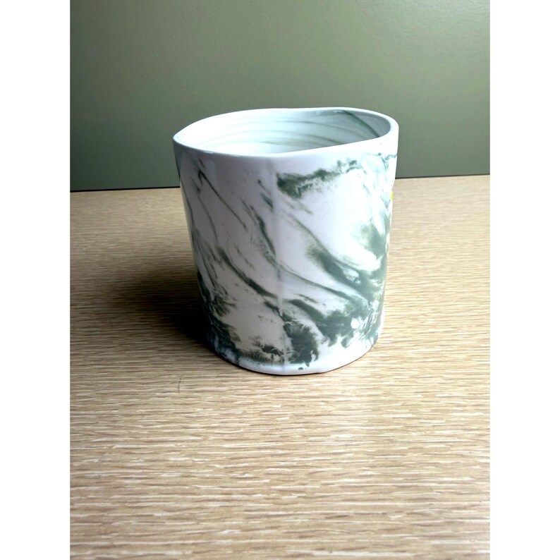 Anthropologie Marbled Monogram Mug – Letter T – Green & White Swirl Ceramic Coffee Cup image 3