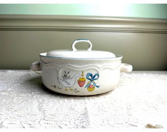 Vintage International China Marmalade 1.5 Qt Covered Casserole Dish