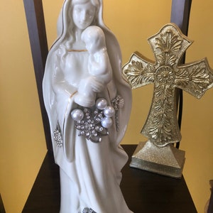 Vintage Mikasa Virgin Mary & baby Jesus