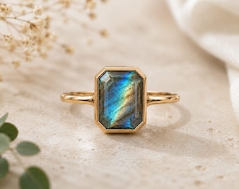 Anillo de labradorita talla esmeralda, gema con destellos azules, engaste de oro, joyería de piedra natal de junio para mujer.
