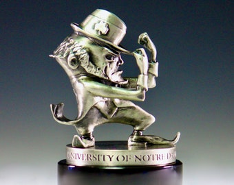Aazon.co: Georgia Bulldogs Table Top Statue For Office And Hoe Decor...