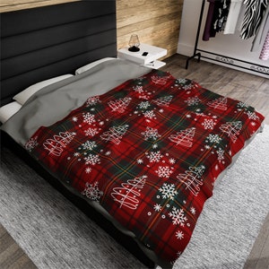 Spectacular Green and Red Plaid Christmas Blanket, Family Movie Night Blanket, Comfy Soft Holiday Pattern Blanket, Baby Winter Blanket Gift