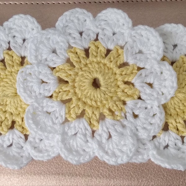 Daisy Crochet Flower Coaster, Pretty Floral Cotton, Daisy Coaster for Coffee Mug, Pot Coaster, Pan Coaster,Teapot Coaster,Handmade,Crocheted