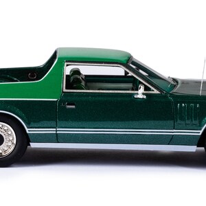 Modèle Réduit Lincoln Continental Mark V 1977 Bicolore Vert 1/43 En Résine - ESVAL Models Neuf