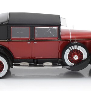 Miniature Esval 1928 Cadillac 341A Berline De Ville - 1/18 - Rouge Et Noir