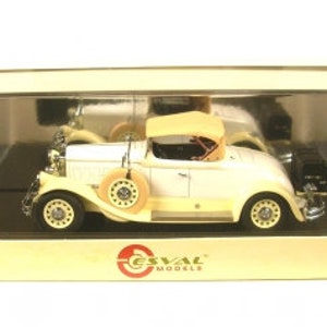 Esval EMUS43006B - Roadster Pierce Arrow Modèle B de 1930 blanc crème 1 Esval EMUS43006B - Roadster Pierce Arrow Modèle B de 1930 blanc crème 1