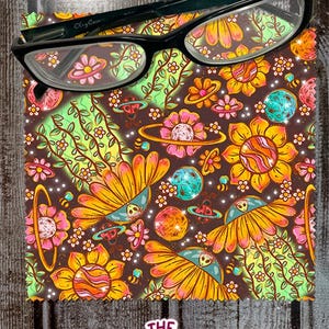 Flower ufo microfiber cleaning cloth for glasses, sunglasses, cell phone screen, ipad, tablet