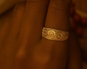 Anillo de novia minimalista de oro de 22 quilates, banda ancha texturizada (todos los tamaños), minimalista