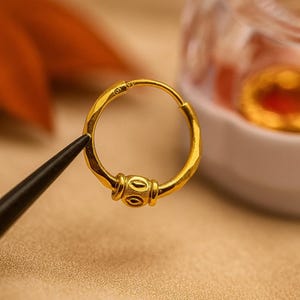 Moederdagcadeau | 22 kt gouden neusring: kleine zirkonia, Indiase sieraden