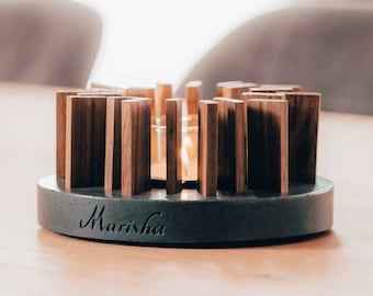 Calentador de té/hervidor de té Marisha fabricado en hormigón negro y madera de nogal con portavelas de cristal (portavelas no incluido)