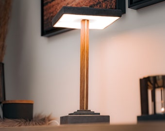 Marisha Lampe aus hochwertigem Beton, Holz und Messing - neuster LED-Technik mit touch Tischlampe