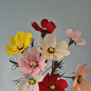 Bouquet di fiori di cosmo in carta crespa. Perfetto per la festa della mamma, anniversario, compleanno, San Valentino, matrimonio o decorazione della casa.