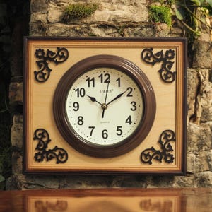Handcrafted Wooden Wall Clock with Secret Compartment – Vintage Design – Decorative & Practical – Sustainable Materials – Perfect Gift