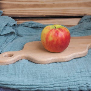 Handmade Beech Wood Cutting Board – Rustic Serving Board for Bread, Cheese & Snacks, 29 x 14 cm, Sustainable Kitchen Accessory, Unique Piece