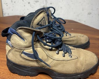 Vintage NIKE ACG Boots Authentic Athletic Winter Shoes Brown  display picture 1