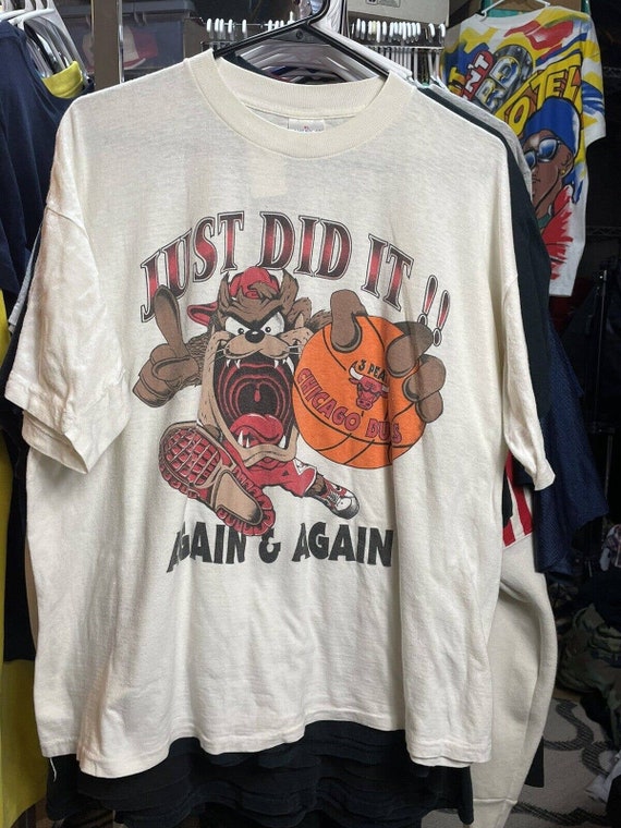 90s Looney Tunes Taz Chicago Bulls Vintage T Shirt si… - Gem