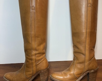 Botas vintage Frye Campus para mujer, talla 7.5 B, color naranja amanecer, estilo western, punta redonda.