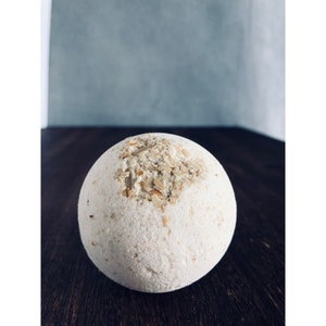 Organic Milky Oat & Honey Bath Bomb scented with only Pure Essential Oils Christmas gift for self care, perfect for wife, kid, and anyone image 1