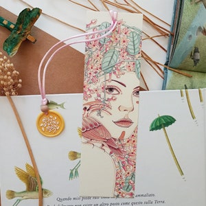 Jasmin-Lesezeichen mit Anhänger, Idee für kleines originelles Geschenk, Aquarell-Illustration, Blumenliebhaber, Muttertag