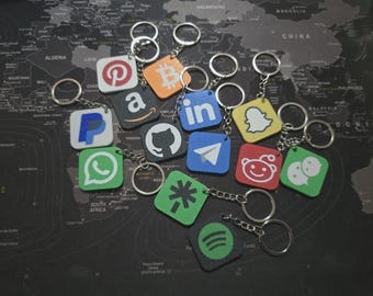 Smart NFC/RFID Social Media Keychain – Custom Colors & Logos Available - Programmable