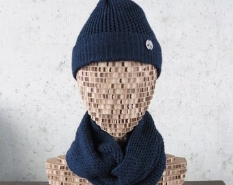 Set Mütze und Loop für Kinder mit schönem Muster in Dunkelblau Wolle Merino kratzfrei handgefertigt