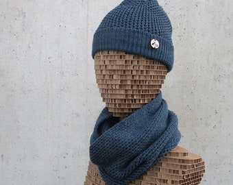 Set Mütze und Loop für Kinder mit schönem Muster in Blau Wolle Merino kratzfrei handgefertigt