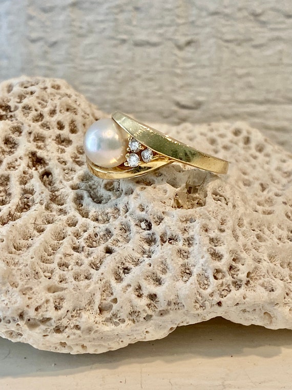 Magnificent Cultured Pearl and Diamond Ring - image 3