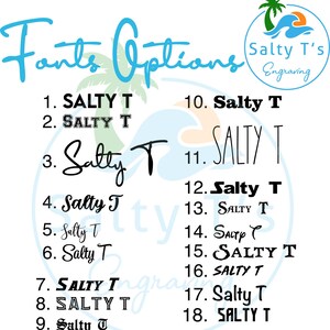 K&ouml;nnte beinhalten: Eine Liste von 18 verschiedenen Schriftarten f&uuml;r den Text "Salty T" in verschiedenen Stilen, darunter Gro&szlig;buchstaben, Kleinbuchstaben und Kursivschrift. Das Bild enth&auml;lt auch den Text "Salty T's Engraving".