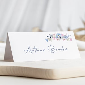 Blaue Wildblumen Hochzeit Tischkarten | Blau und Rosa Wilde Blumen Tischkarten | Personalisierte Hochzeit Tischkarten | Florale Namenskärtchen